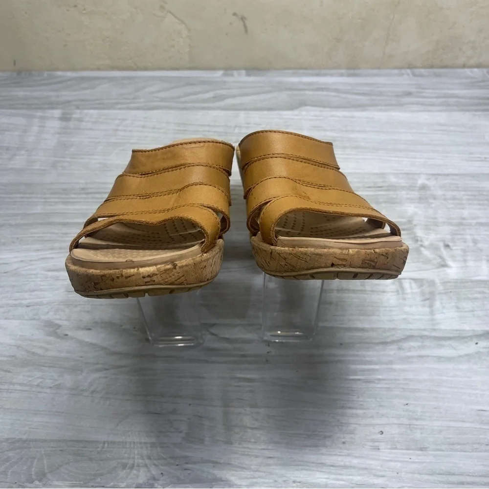 CROCS A Leigh Slip On Leather Tan Camel Brown Strappy Cork Wedge Sandals size 9